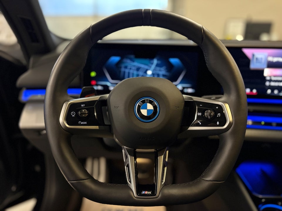 BMW i5 eDrive40 M-Sport 4d