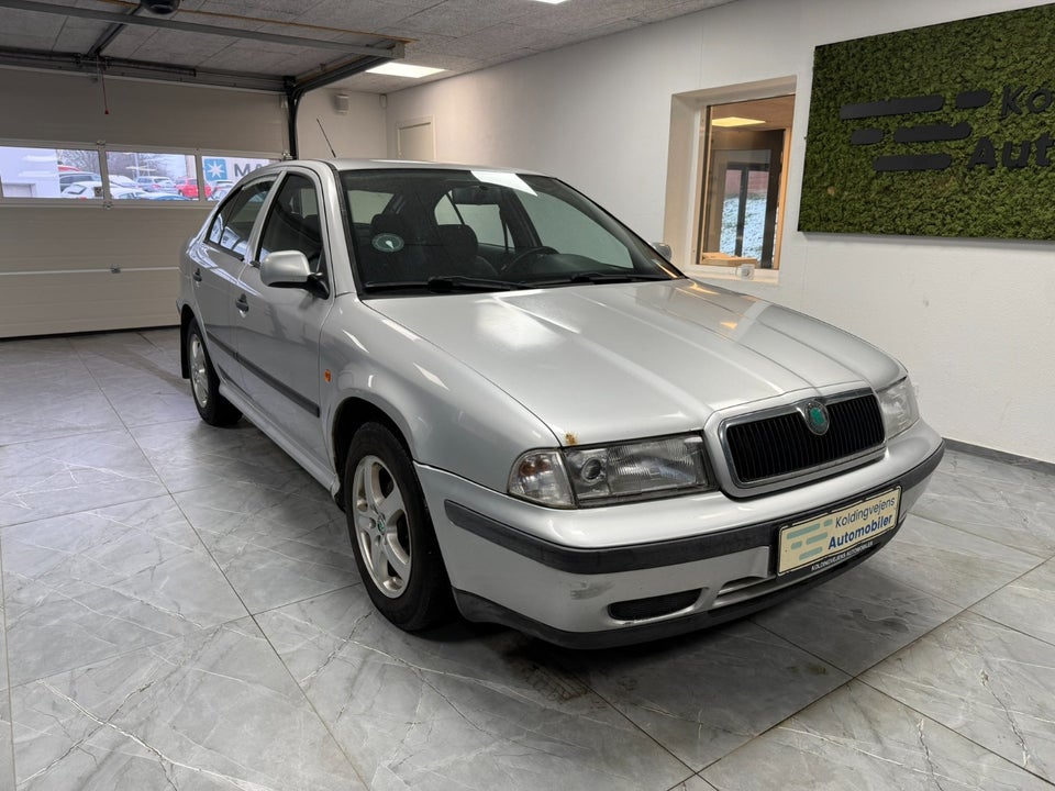 Skoda Octavia 1,6 LX Combi aut. 5d