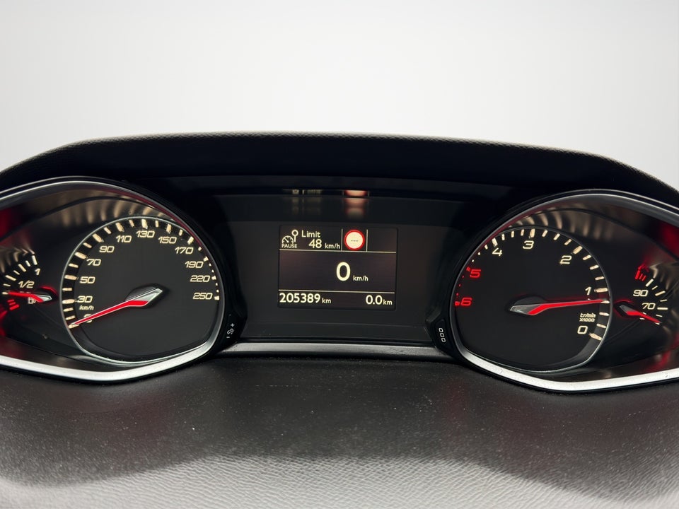 Peugeot 308 1,5 BlueHDi 130 Allure+ Sky SW 5d