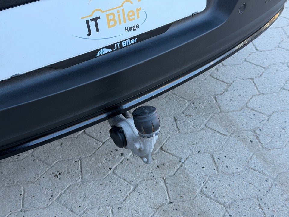 Volvo XC40 ReCharge Extended Range Plus 5d