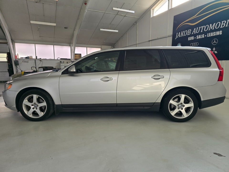 Volvo V70 2,4 D5 205 Summum aut. 5d