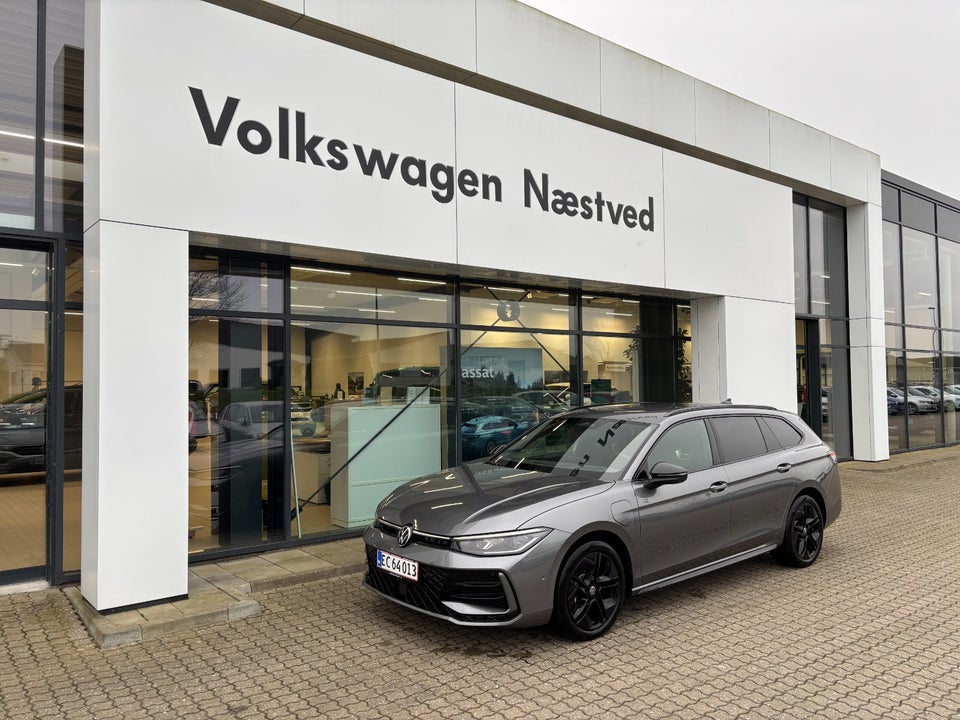 VW Passat 1,5 eHybrid R-line Variant DSG 5d