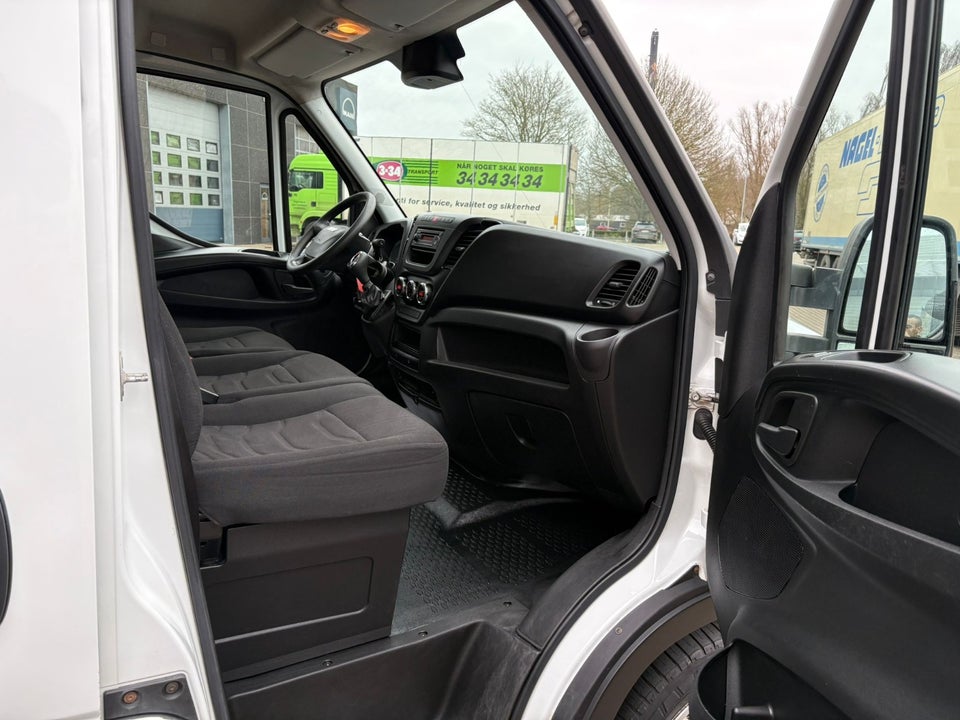 Iveco Daily 2,3 35C13 12m³ Van AG8