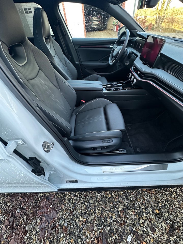 Skoda Superb 1,5 TSi iV Sportline Combi DSG 5d