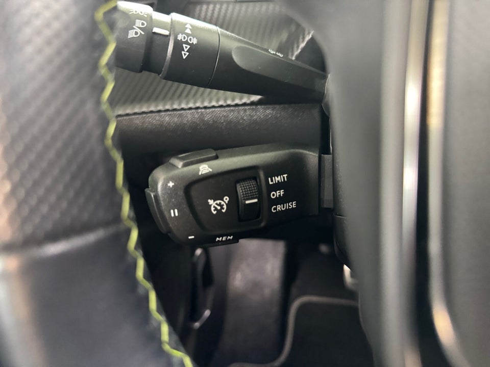 Peugeot e-2008 50 GT Pack 5d