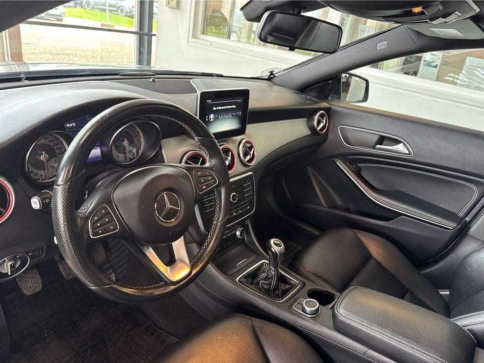 Mercedes CLA200 1,6 Shooting Brake 5d
