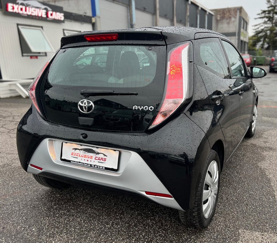 Toyota Aygo 1,0 VVT-i x-black 5d