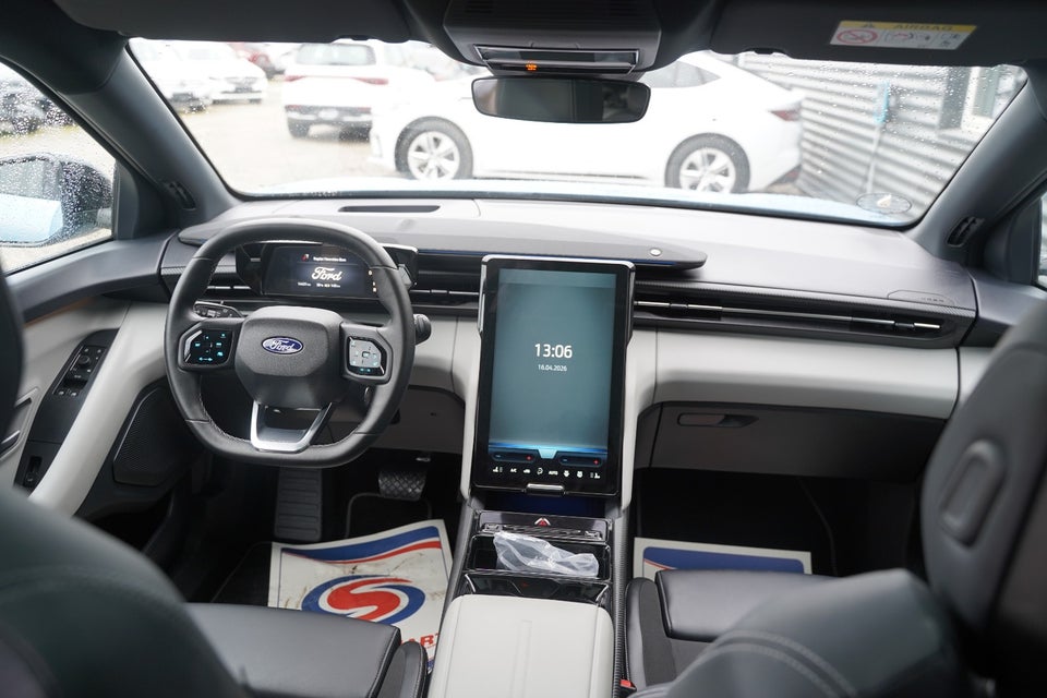 Ford Explorer 79 Premium Extended Range AWD 5d