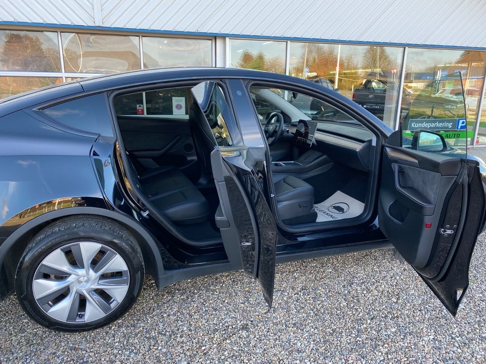 Tesla Model Y Long Range AWD 5d