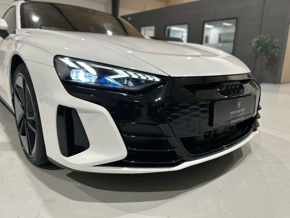 Audi e-tron GT quattro 4d