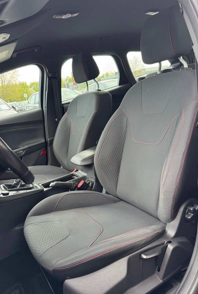 Ford Focus 1,5 EcoBlue ST-Line stc. 5d