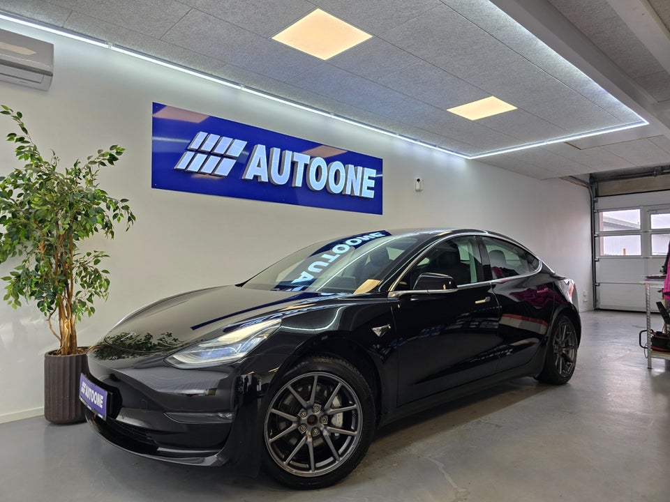 Tesla Model 3 Long Range AWD 4d