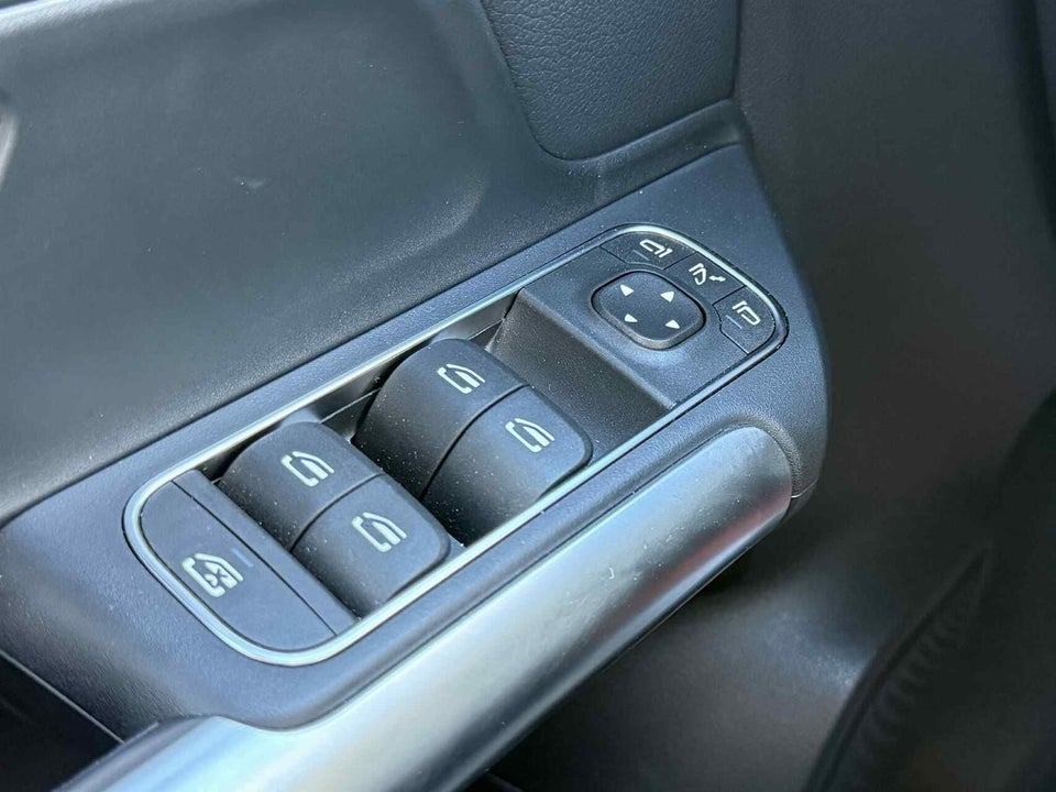 Mercedes EQA300 Progressive 4Matic 5d