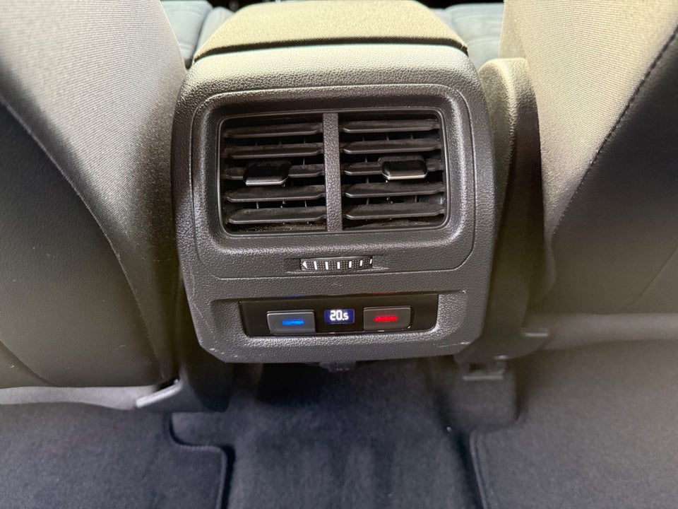 VW Touran 1,4 TSi 150 Highline 7prs 5d