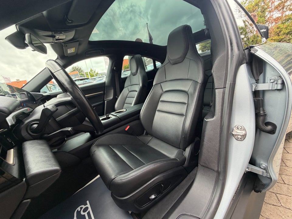 Porsche Taycan 4d