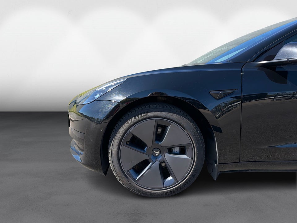 Tesla Model 3 Standard Range+ RWD 4d
