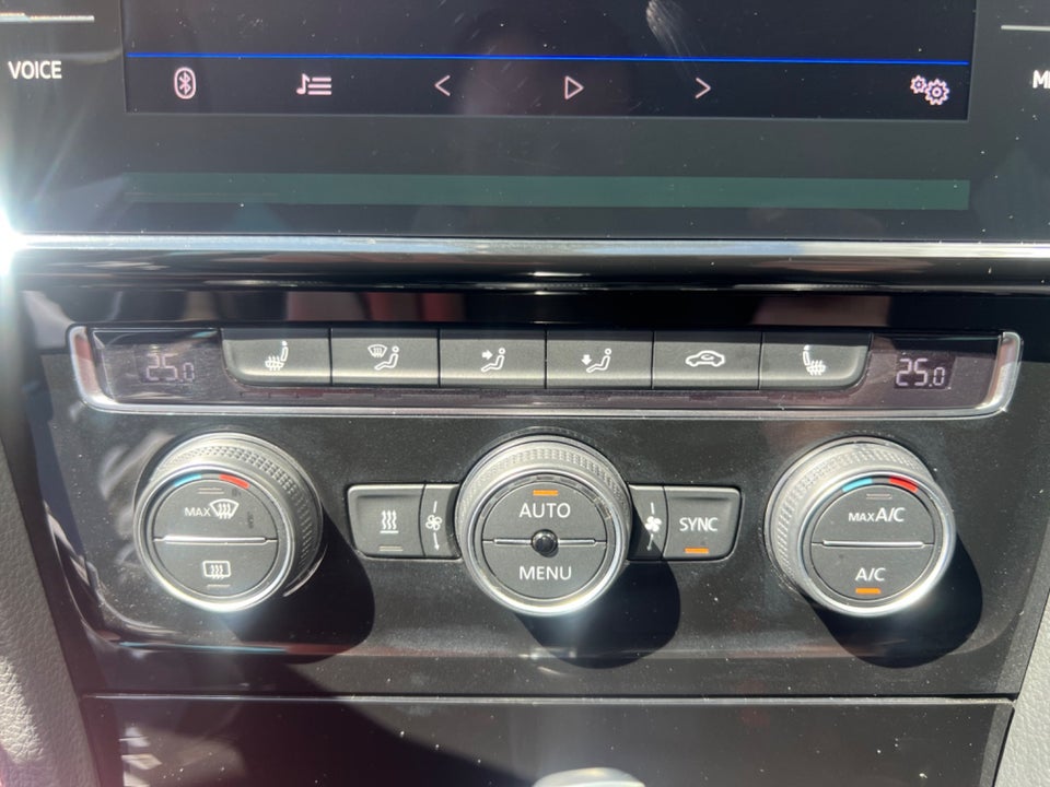 VW Golf VII 2,0 TDi 150 Highline DSG Van 5d