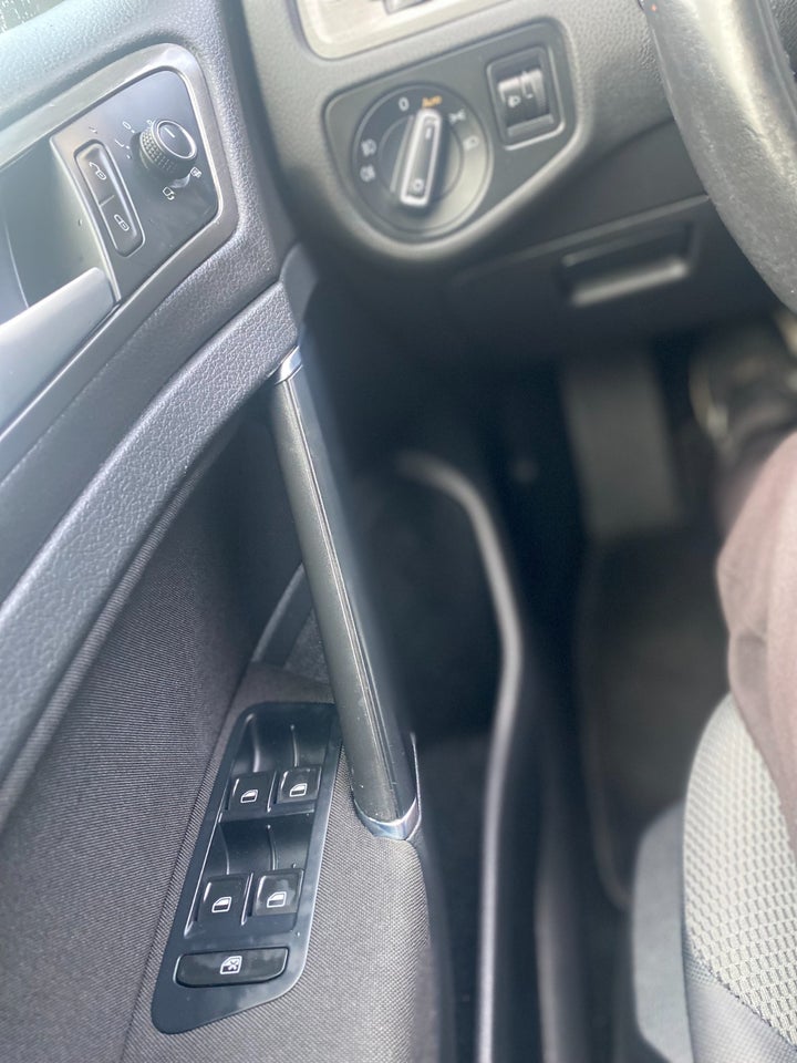 VW Golf VII 1,4 TSi 122 Highline Variant DSG BMT 5d