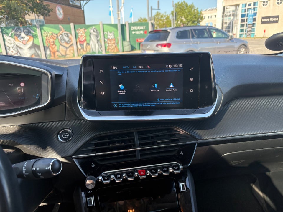 Peugeot 208 1,2 PureTech 100 Allure Sky 5d