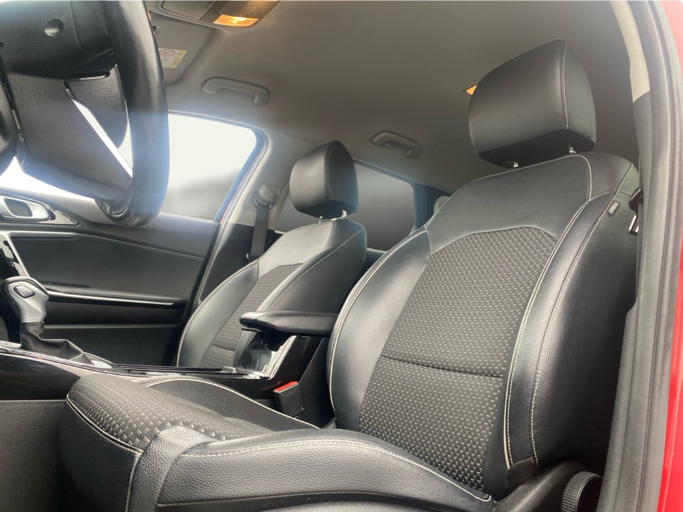 Kia Ceed 1,6 PHEV Upgrade Intro SW DCT 5d