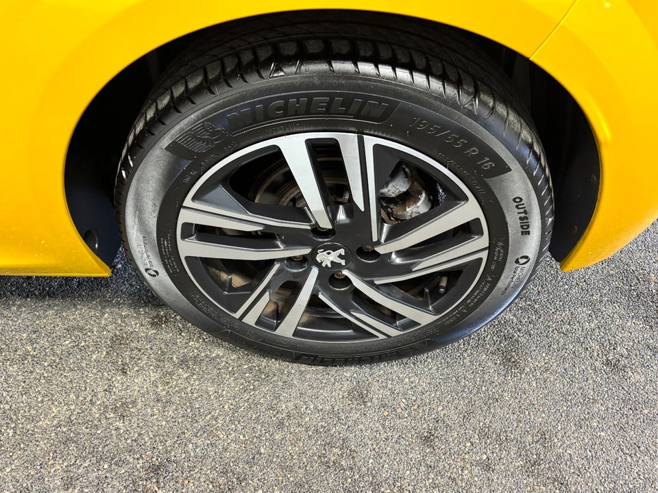 Peugeot 208 1,2 PureTech 100 Allure Sky 5d