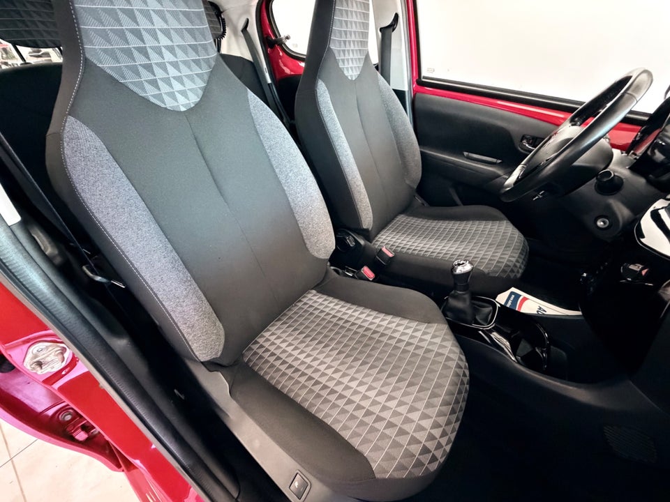 Peugeot 108 1,0 e-VTi 72 Allure+ 5d