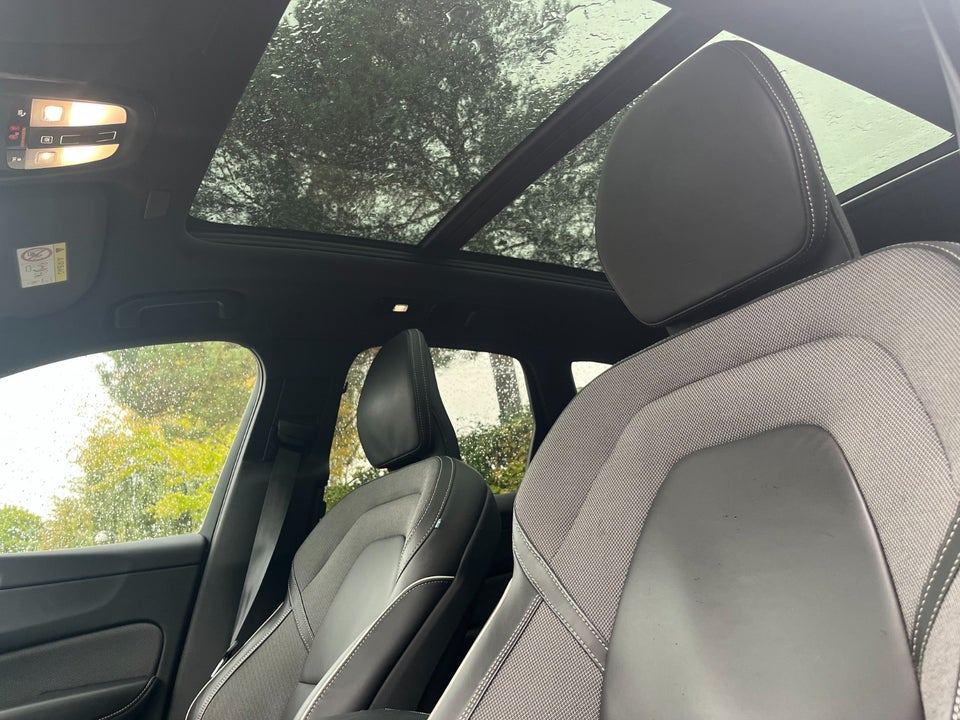 Volvo XC60 2,0 T8 ReCharge R-Design aut. AWD 5d
