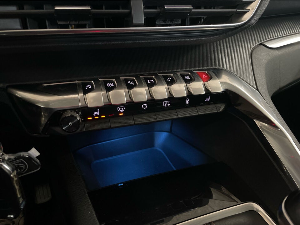 Peugeot 3008 1,2 e-THP 130 Active 5d