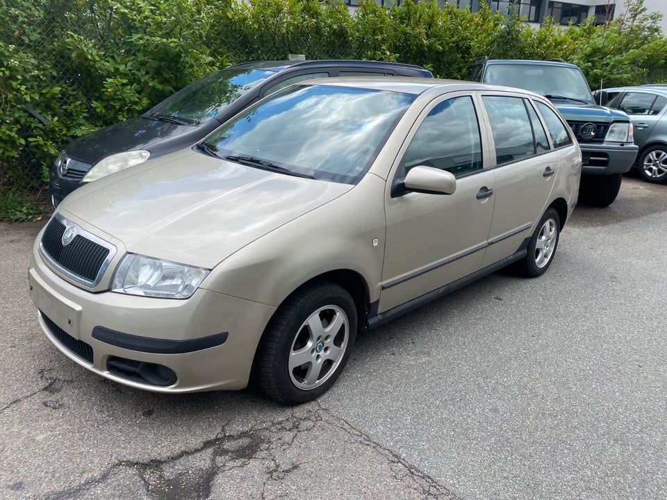 Skoda Fabia 1,4 16V 75 Ambiente Combi 5d