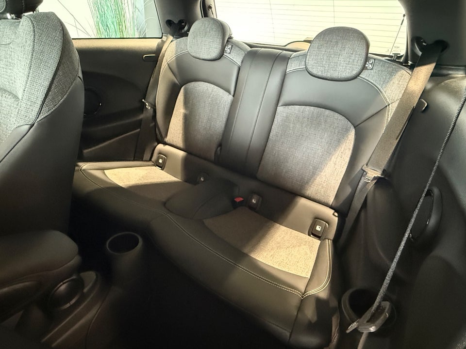 MINI Cooper SE Camden Edition 33 3d