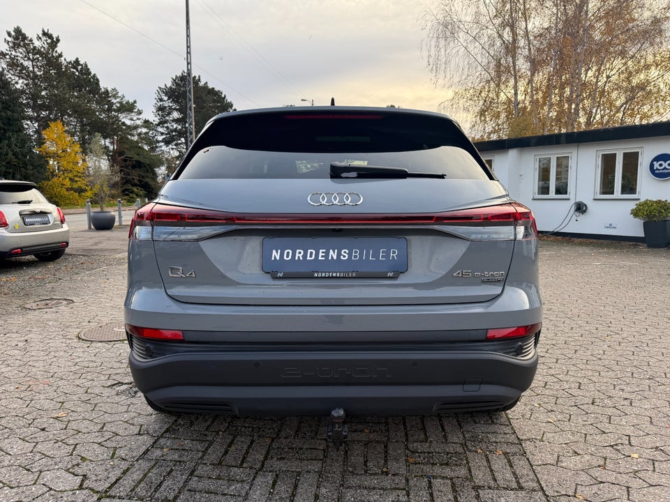Audi Q4 e-tron 45 quattro 5d