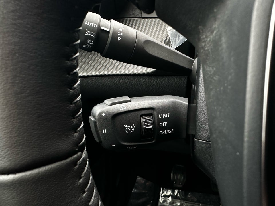 Peugeot 208 1,2 PureTech 100 Allure 5d