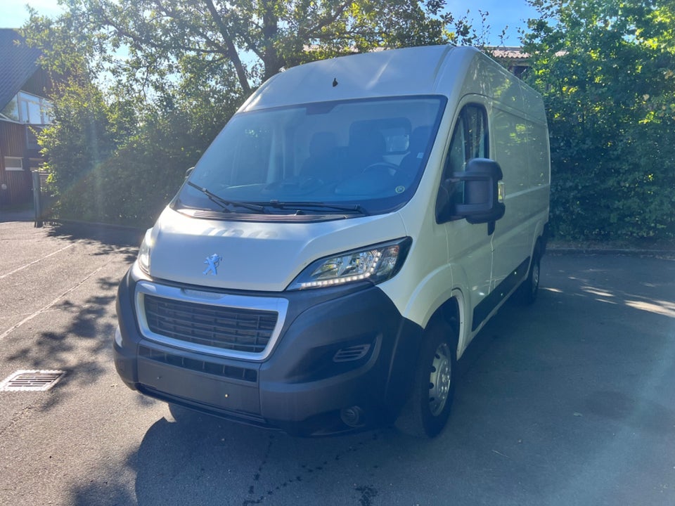 Peugeot Boxer 333 2,2 BlueHDi 140 L2H2 Premium