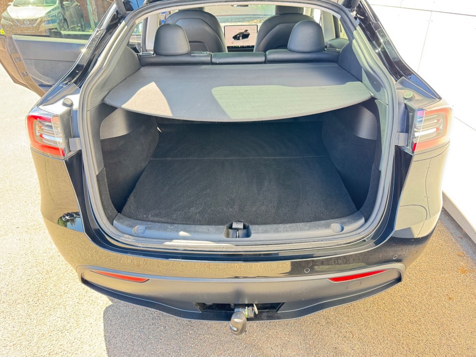 Tesla Model Y Long Range AWD 5d