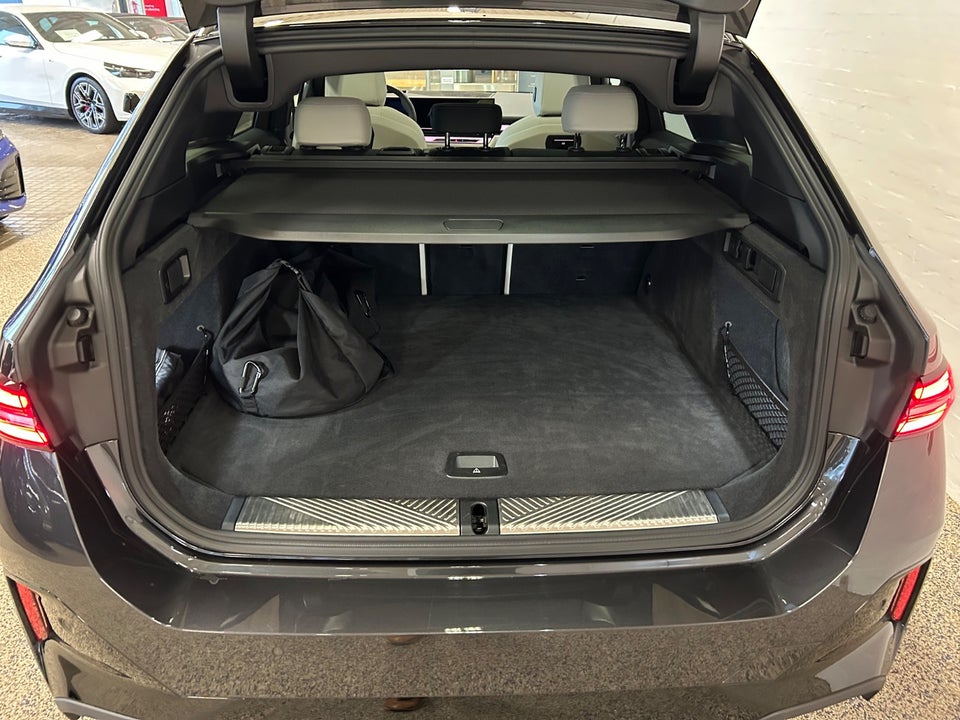 BMW i5 eDrive40 Touring Fully Charged M-Sport 5d