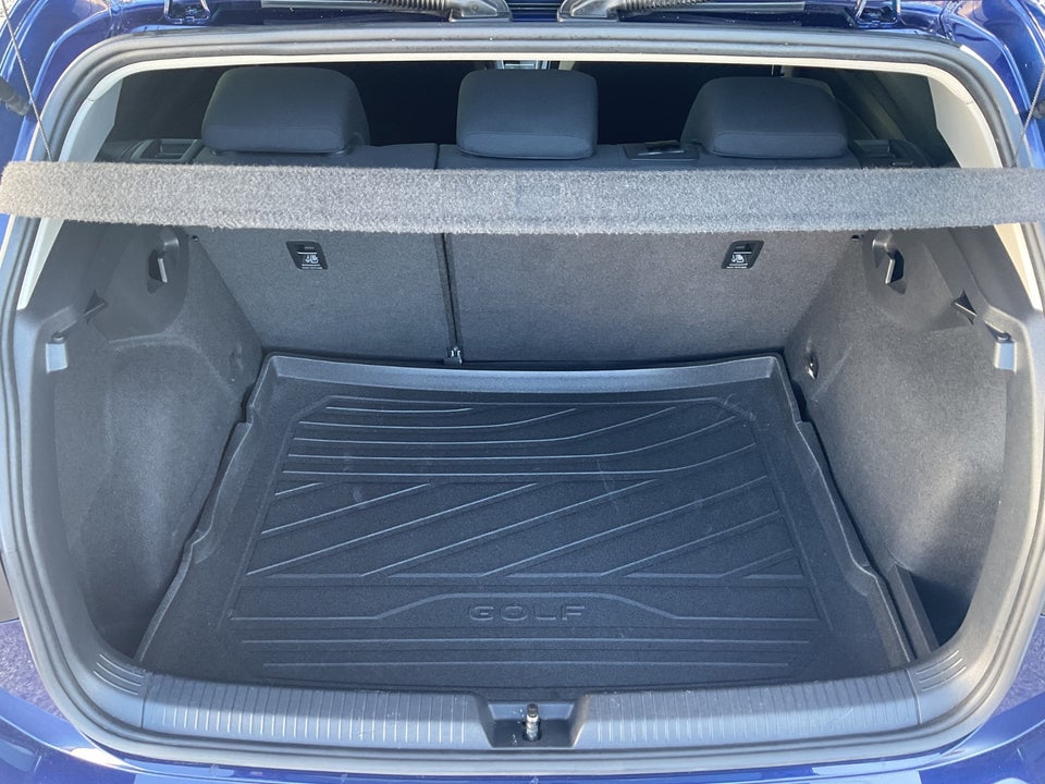 VW Golf VIII 1,0 TSi 110 5d