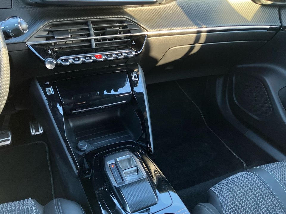 Peugeot e-2008 50 GT 5d