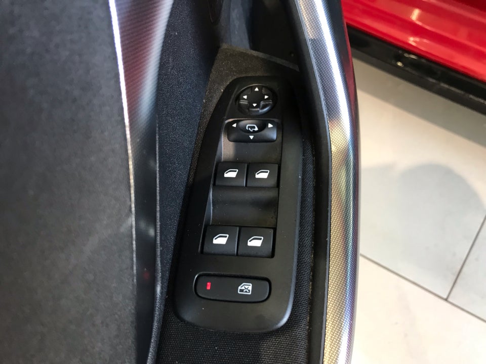 Peugeot 2008 1,2 PureTech 110 Allure+ 5d