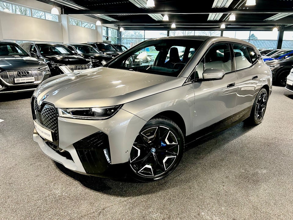 BMW iX xDrive40 Sport 5d
