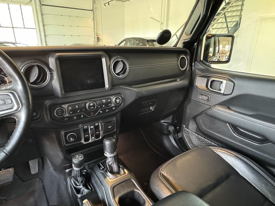 Jeep Wrangler Unlimited 2,0 T Sahara aut. 4x4 5d