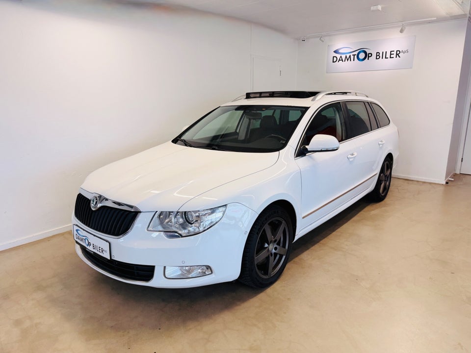 Skoda Superb 2,0 TDi 140 Elegance Combi DSG 5d