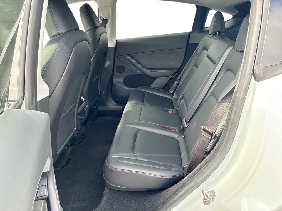 Tesla Model Y Long Range AWD 5d