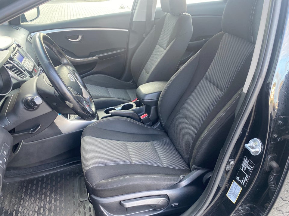 Hyundai i30 1,6 GDi Style Eco 5d