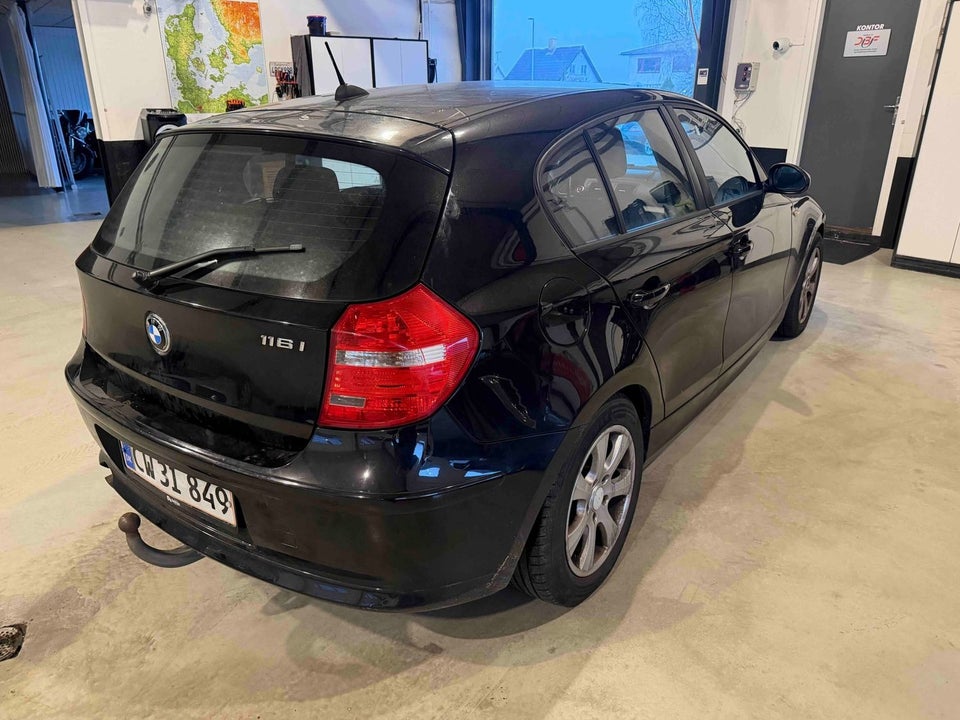 BMW 116i 1,6 Advantage 5d
