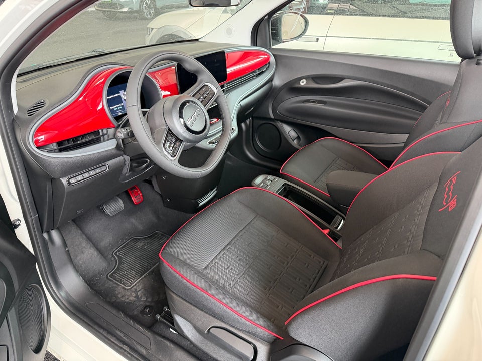 Fiat 500e 42 (RED) Cabrio 2d