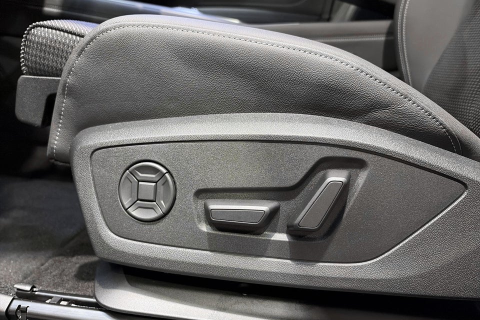 Audi Q4 e-tron performance 5d