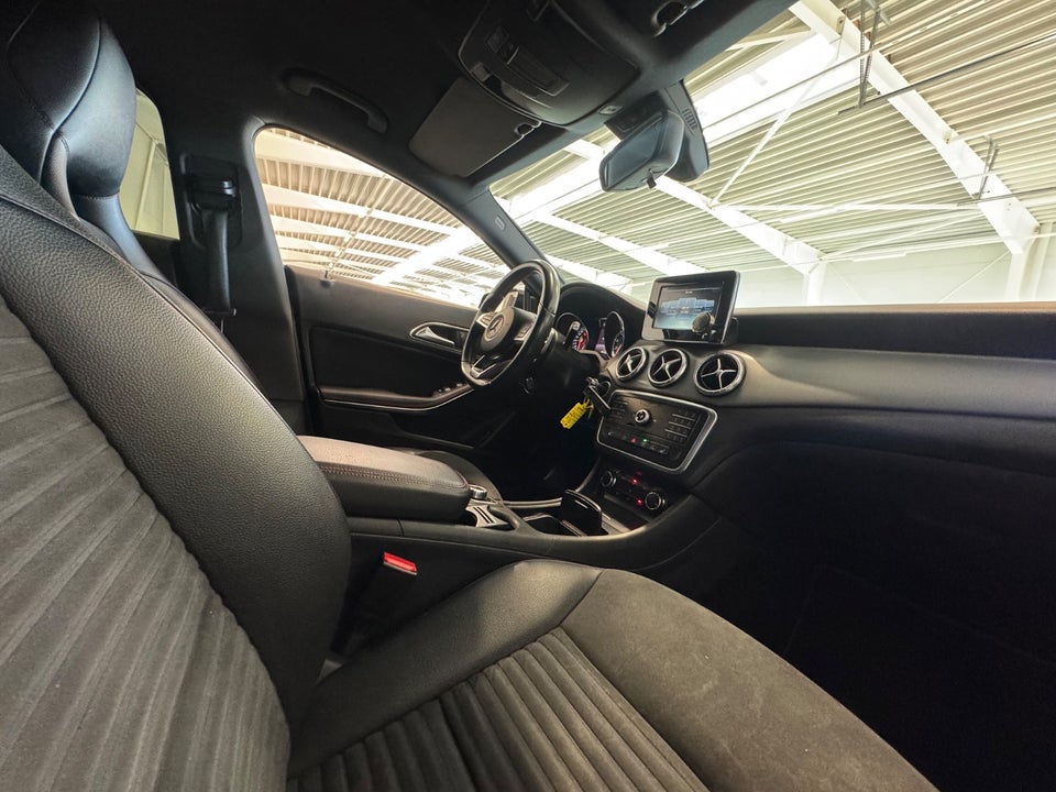 Mercedes CLA200 1,6 AMG Line Coupé aut. 4d