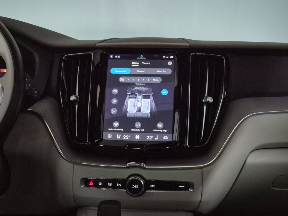 Volvo XC60 2,0 T6 ReCharge Plus Dark aut. AWD 5d
