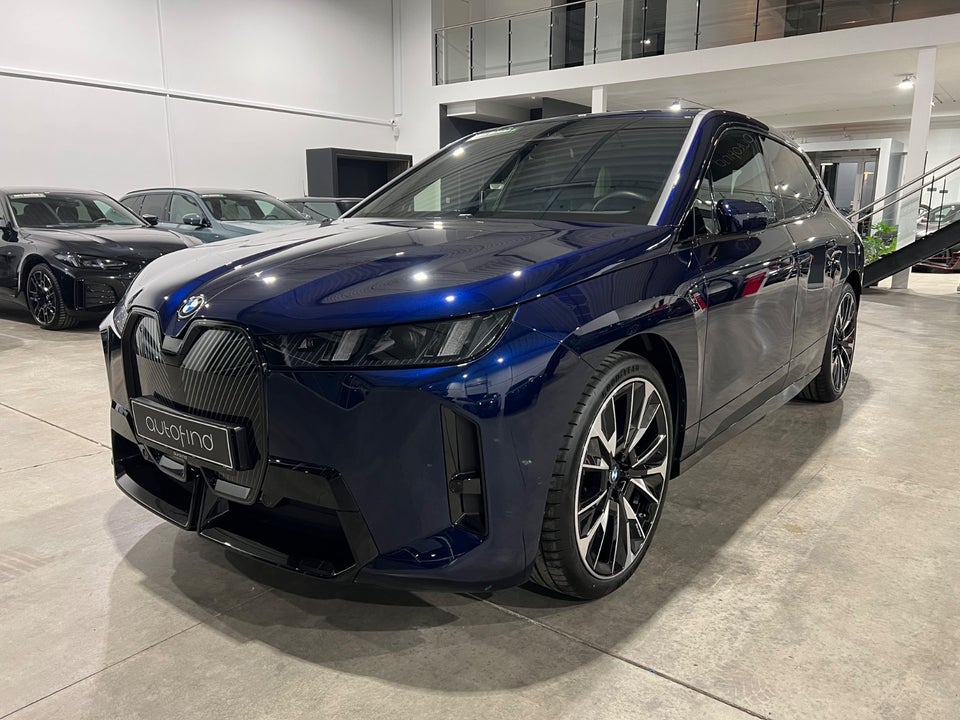 BMW iX xDrive60 Fully Charged 5d