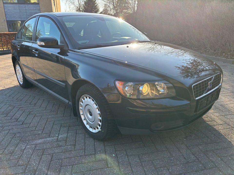 Volvo S40 1,8 Kinetic 4d